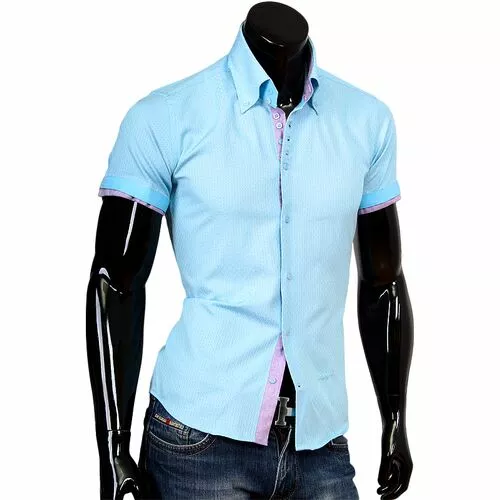 Голубая мужская рубашка с коротким рукавом и высоким воротником фото