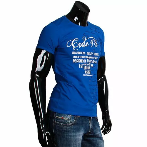 Приталенная мужская футболка синего цвета с надписями