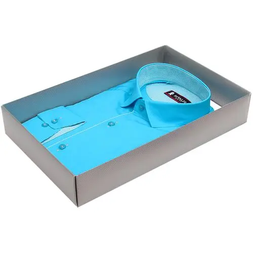 Яркая приталенная рубашка бирюзового цвета