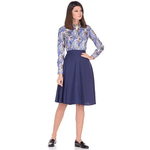 Стильная приталенная рубашка синего цвета в огурцах