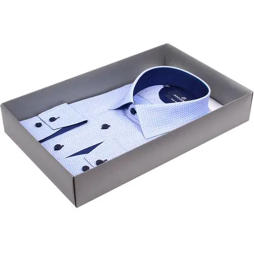 Приталенная мужская рубашка голубого цвета в горошек с длинными рукавами