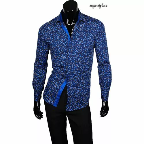 Синяя приталенная мужская рубашка в голубых цветах