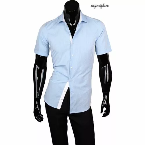 Голубая приталенная мужская рубашка с коротким рукавом